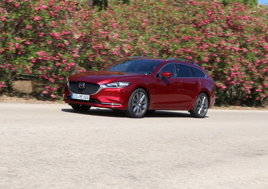 Prenovljena mazda6 | Avtor: Urška Radolovič