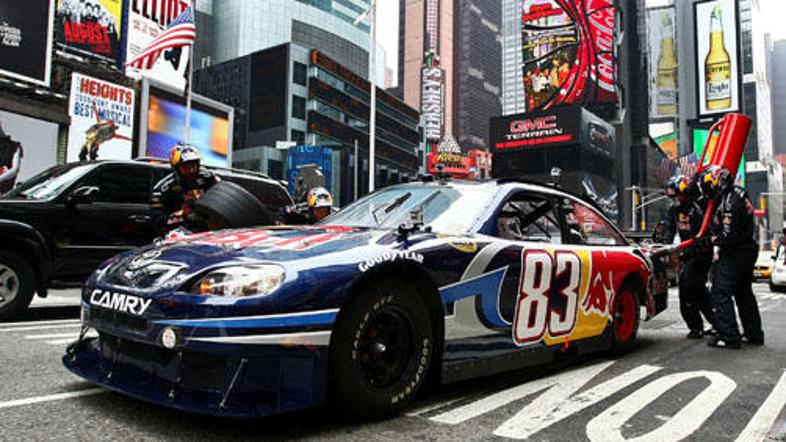 Brian Vickers in njegova ekipa na ulicah New Yorka