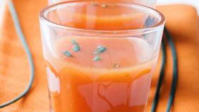 Pogosteje si privoščite juho – tudi hladno paradižnikovo.