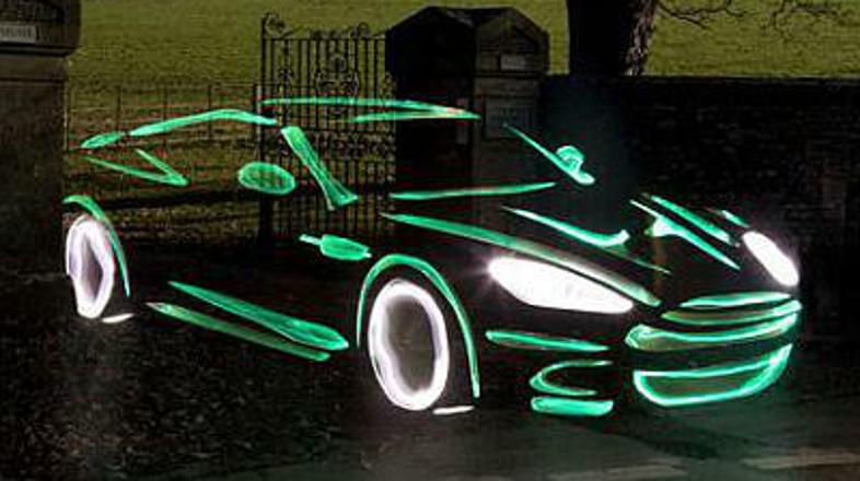 Svetleči avtomobili fotografa Marka Browna.