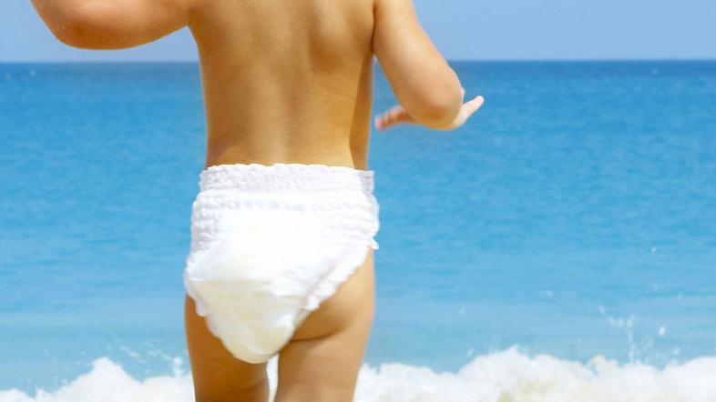 Opazujte otrokovo hojo in bodite pozorni na nepravilne gibe. (Foto: Shutterstock