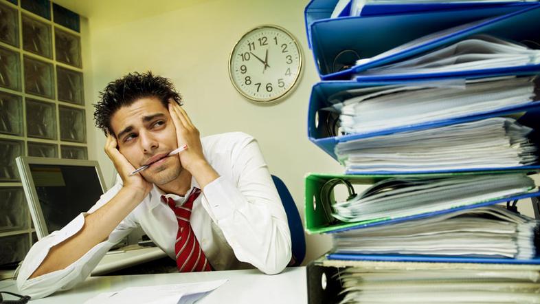 40 odstotkov vprašanih dela več kot 50, deset odstotkov pa več kot 60 ur na tede