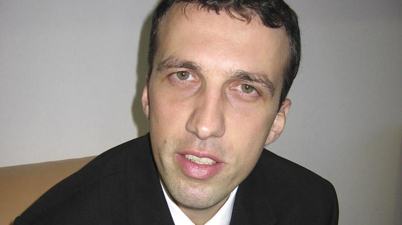 Pred enim mesecem je Aleš Ažman, Elektro Gorenjska, predstavil, kakšne koristi b