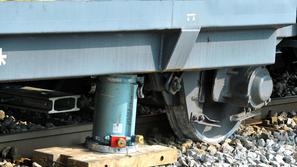 iztirjenje, tovorni vlak