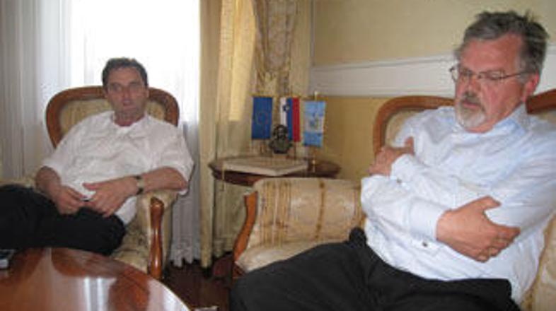 Blejski župan Janez Fajfar (desno) in Boris Malej, direktor blejske občinske upr