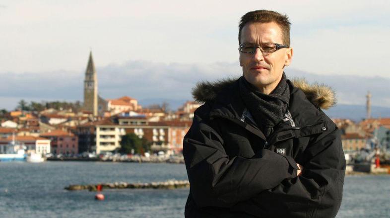 Robert Mulec meni, da je pri tem, da je izgubil službo, pomembno vlogo odigral s