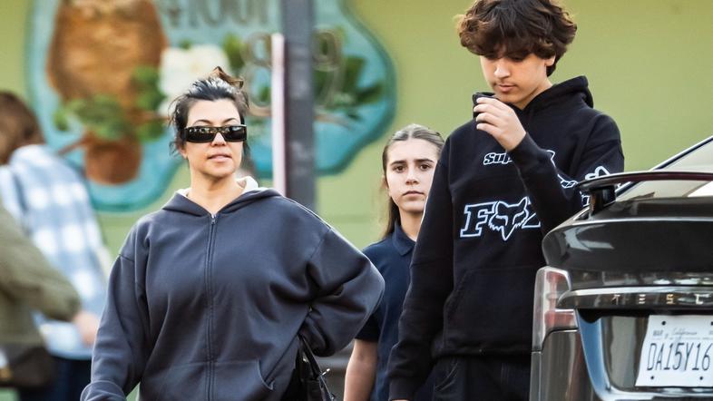 kourtney kardashian, mason disick