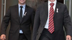 Matevž Frangež (levo) in Dejan Levanič (desno) bosta poslancem predstavila drzen