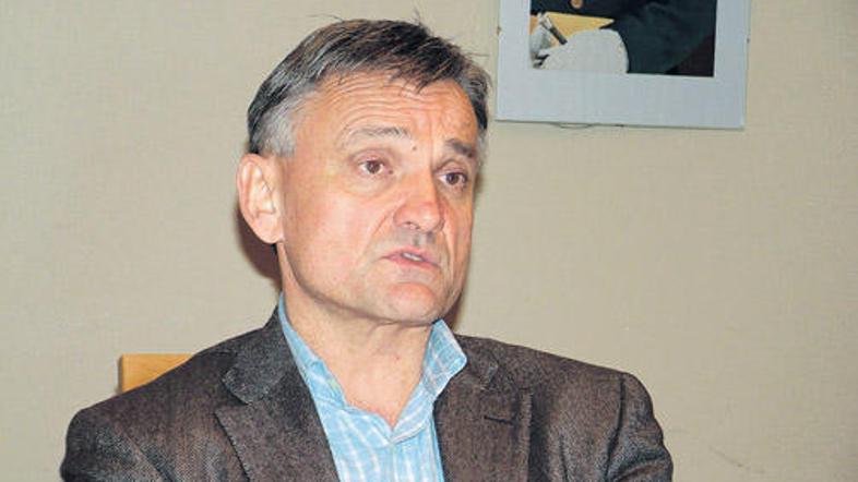 O morebitni razrešitvi Matjaža Pusta, ki vodi kobilarno od leta 2006, bo svet za