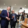 Ivan Lorenčič, ravnatelj gimnazije, je predsedniku in ministru razkazal prostore