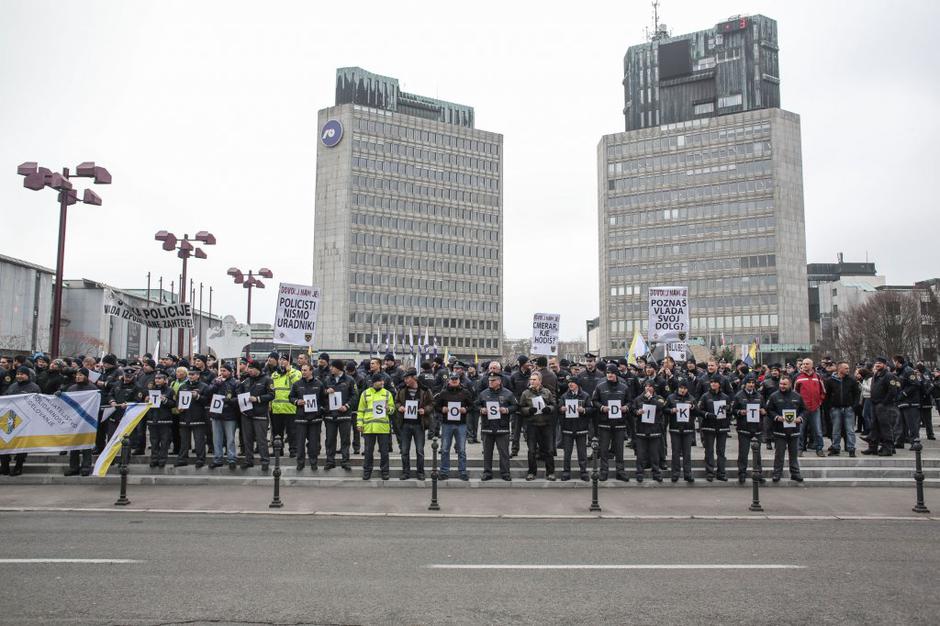 Shod policistov | Avtor: Saša Despot