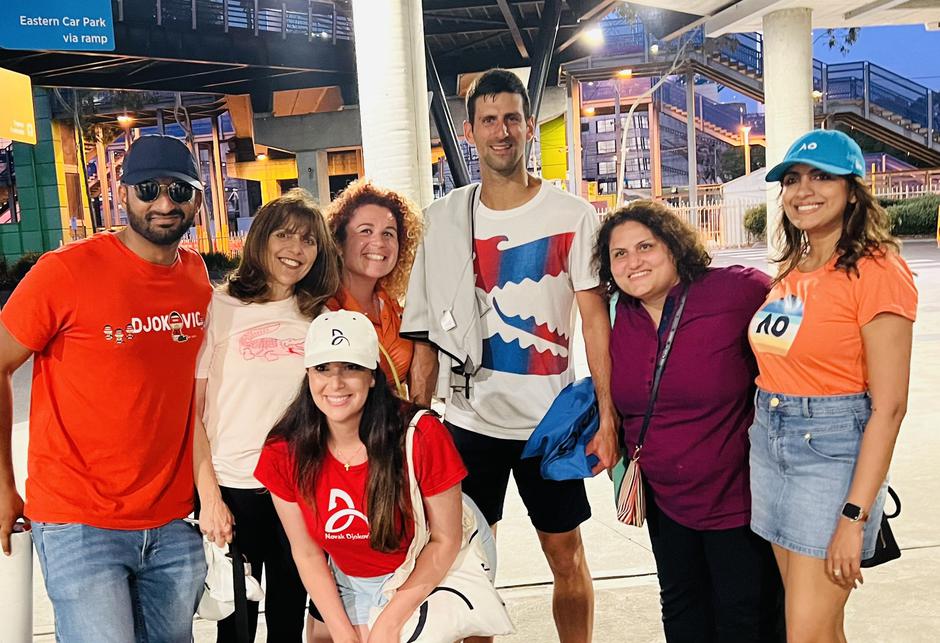 Novak Đoković navijači | Avtor: Reševalni pas/Twitter