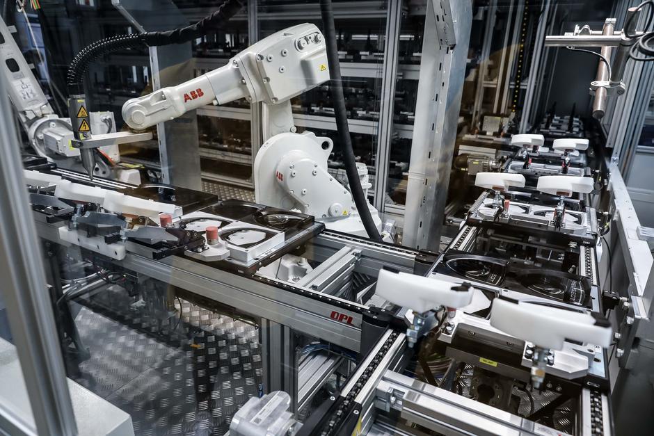 Peugeot logotip Hella | Avtor: Saša Despot