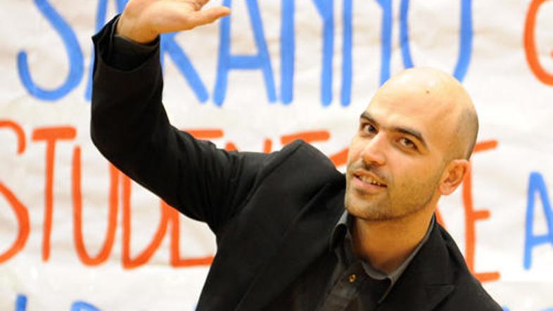 Roberto Saviano je italijanski pisatelj in novinar, ki je zaslovel s Gomorro – z