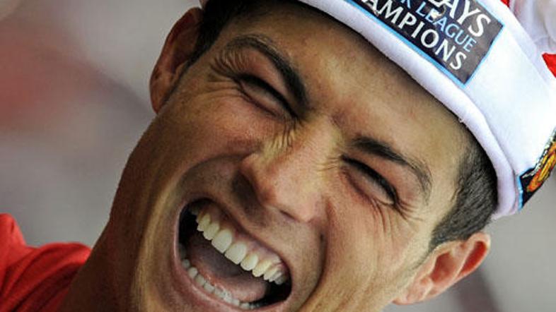 Cristiano Ronaldo se bo na Santiagu Bernabeu v dresu Reala predstavil v ponedelj