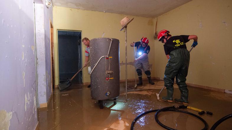 Sanacija po poplavah v Trzinu in Mengšu.