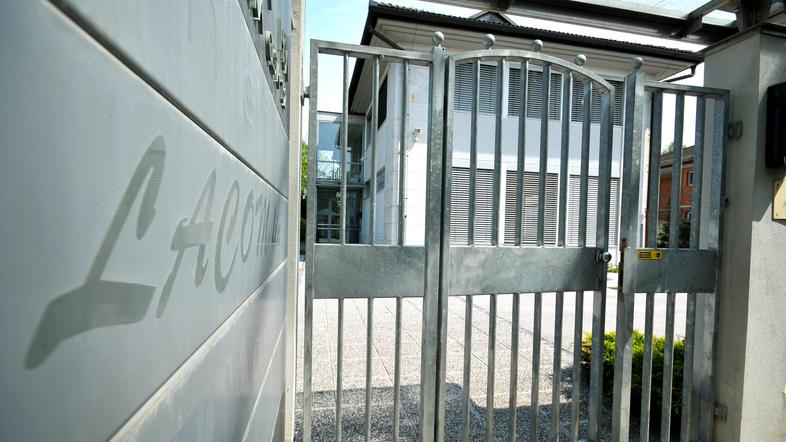 1,6 milijona evrov je cena, po kateri se bo konec maja na dražbi prodajala tale 