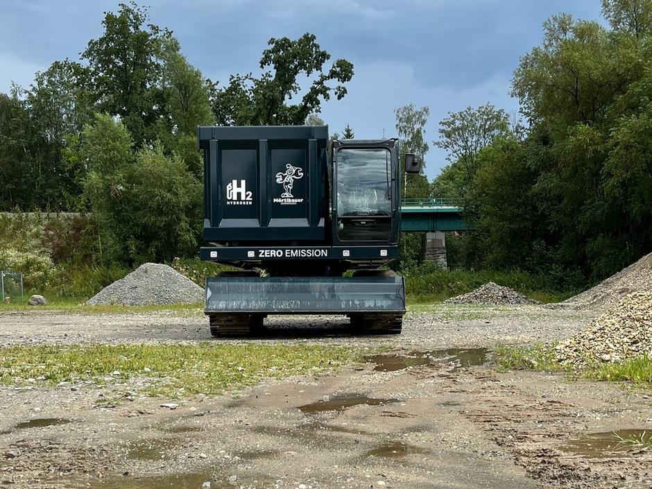 Unimog na vodik | Avtor: Mercedes-Benz AG