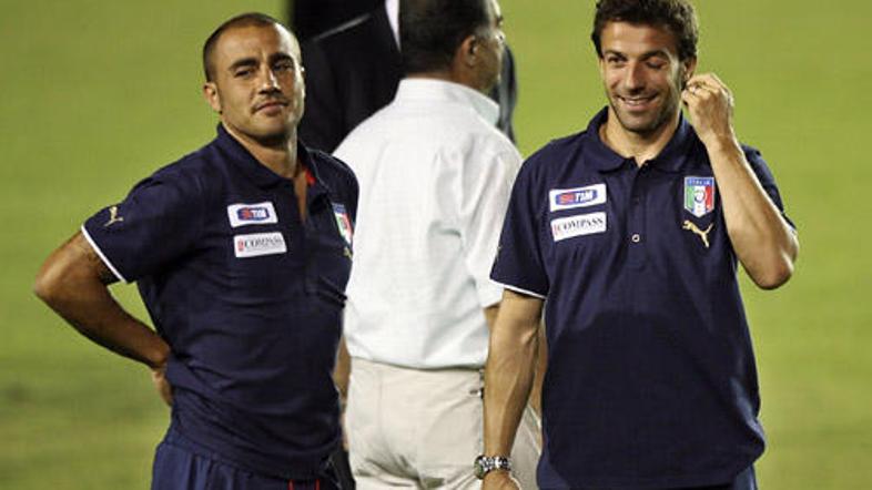 Medtem ko je Cannavaro (levo) odšel, je mnogo zvezdnikov, med njimi tudi Alessan