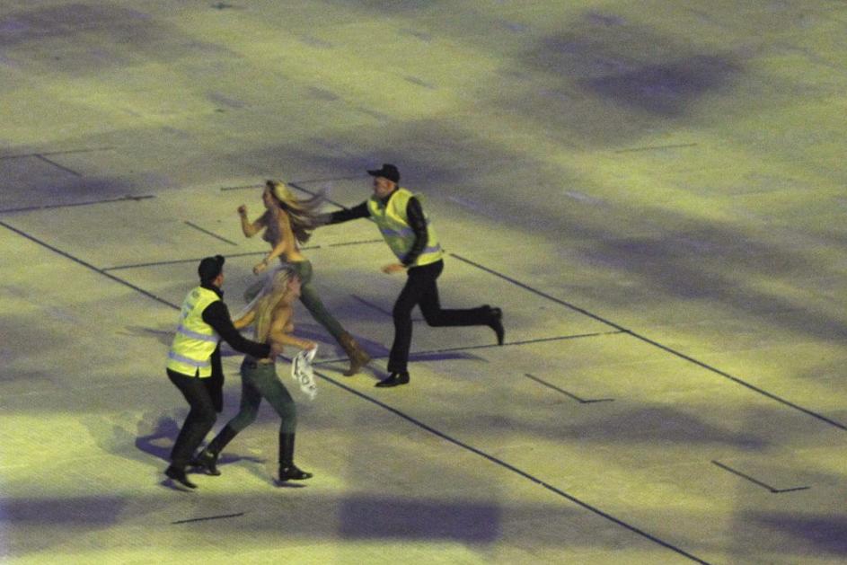 kijev olimpijski stadion femen aktivistka