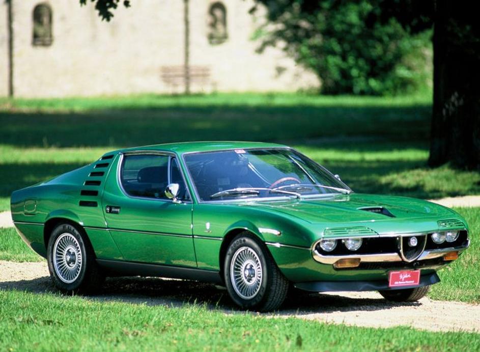 Alfa romeo montreal