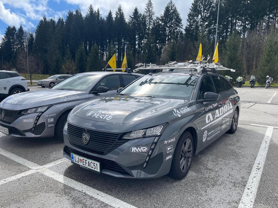 Spremjevalna vozila na kolesarski dirki po Sloveniji | Avtor: Emil Frey