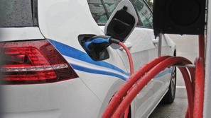 Električna polnilnica