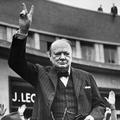 Britanski šolarji niso prepričani, ali je bil Churchill prvi človek na Luni ali 