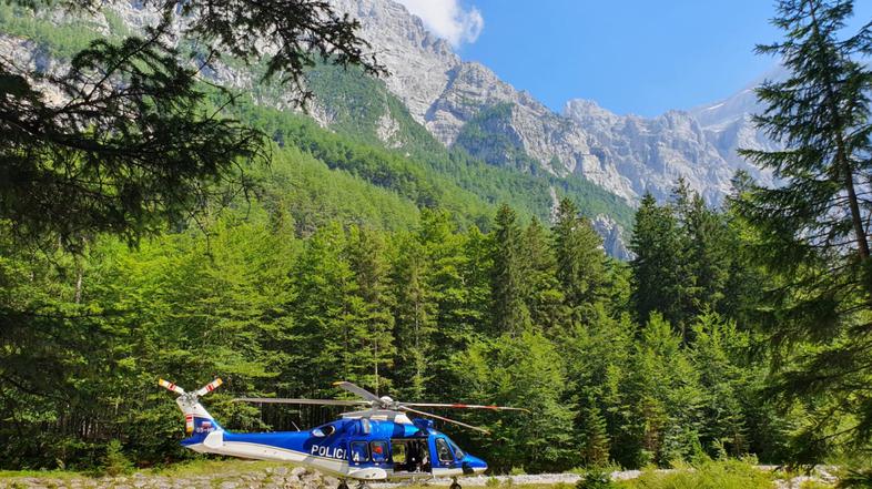 Policijski helikopter reševanja na Triglav