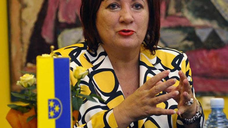 Vlasta Nussdorfer, Društvo beli obroč.