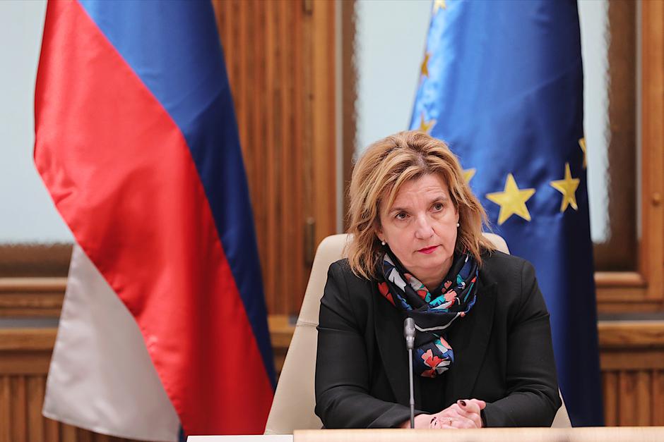 izjava vlade RS Bojana Beović | Avtor: Saša Despot