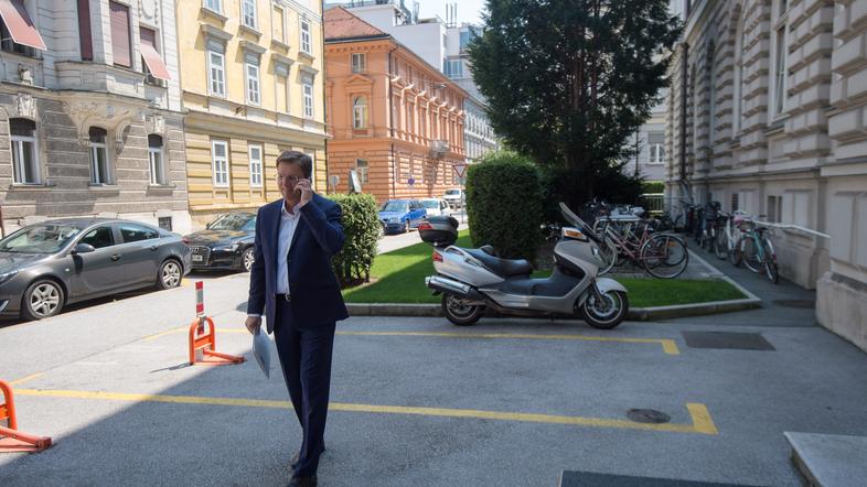 Miro Cerar na sestanku predsednikov strank LMŠ, SD, SMC, SAB in DeSUS