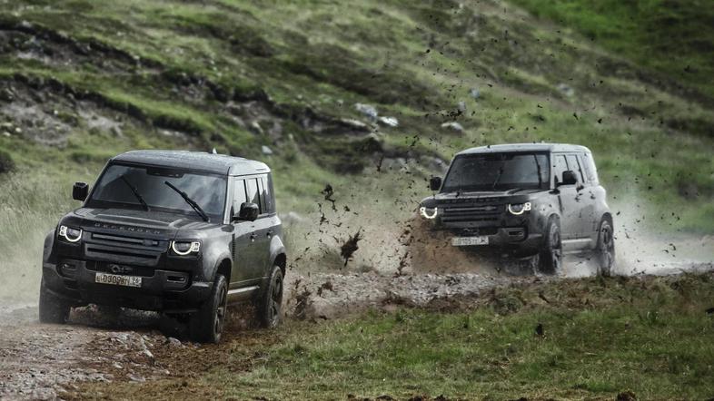 land rover defender, james bond 007