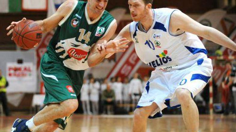 Najboljši strelec Olimpije je bil Jasmin Hukić z 19 točkami.