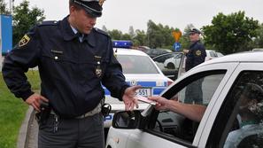 policist, promet, kontrola, dokumenti