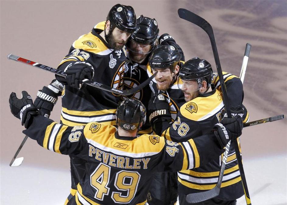 Veselje ob zmagi s 5:2.