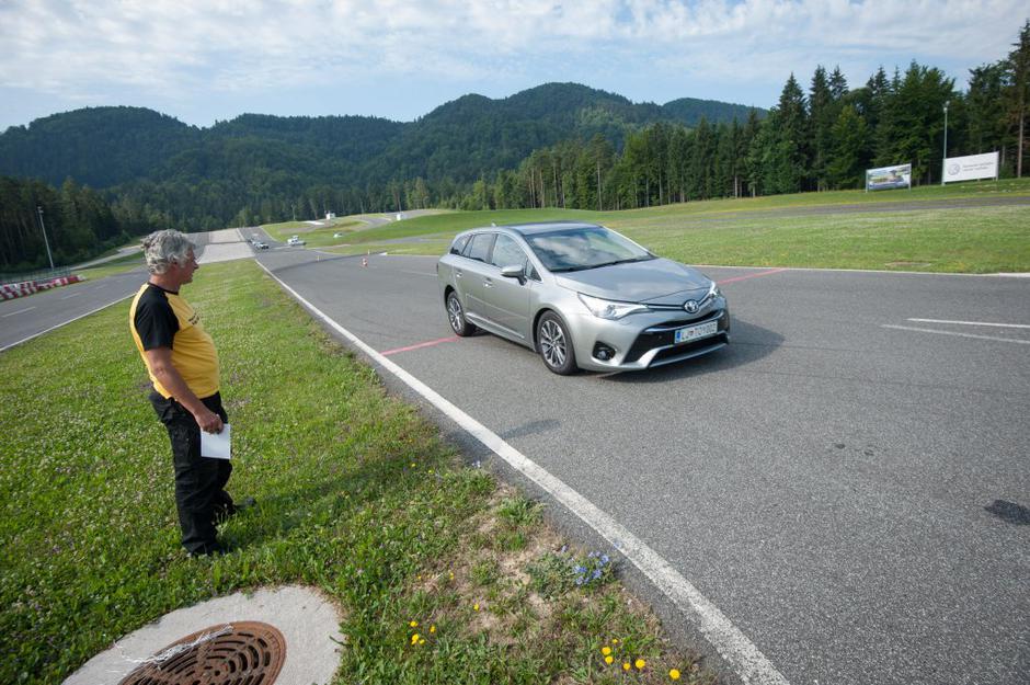 Test zaviranja v AMZS Centru varne vožnje na Vranskem. | Avtor: Anže Petkovšek