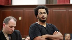 Jose Pimentel skupaj z odvetnikom