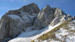 Hrvata sta se med vzpenjanjem na Jalovec zaplezala na tako imenovani JLA-smeri.