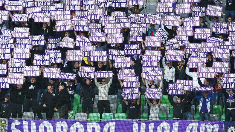 (Olimpija - Maribor) pokal viole navijači  polfinale stožice