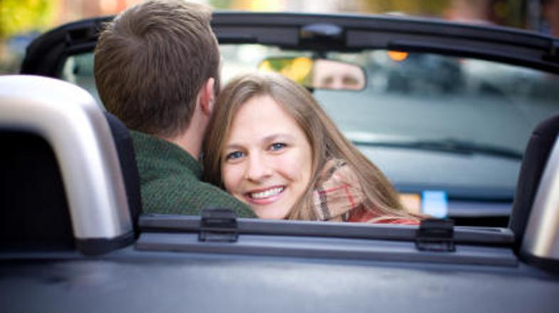 Ponudil sem se, da jo zapeljem domov.