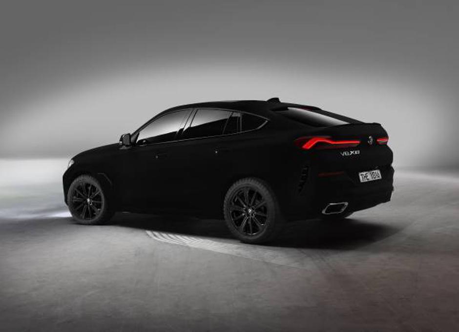 BMW X6 vantablack | Avtor: BMW