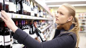 alkohol trgovina police