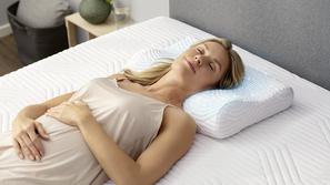 Anatomski vzglavnik, spanje, ženska, postelja