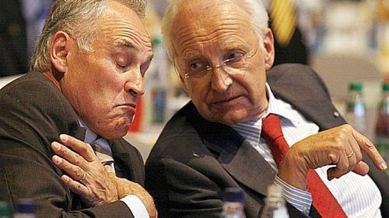 Erwin Huber (levo) v pogovoru z Edmundom Stoiberjem.