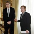 Premier Matti Vanhanen pri predsednici Tarji Halonen. (Foto: Reuters)