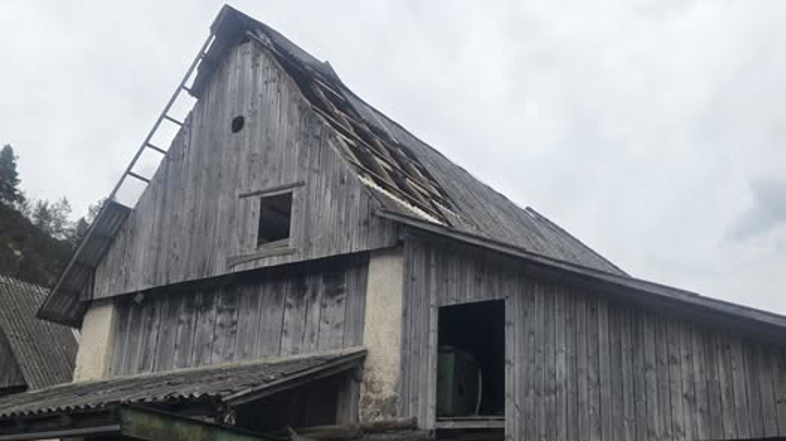 Veter odnesel streho