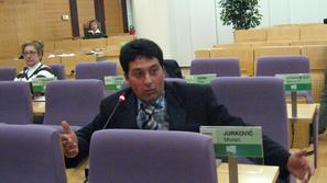 V večnamenskem objektu bo imel svojo pisarno tudi romski svetnik Moran Jurkovič.