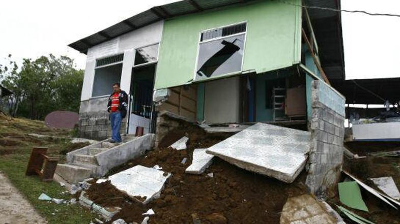 Domovi so pod seboj dobesedno pokopali ljudi.