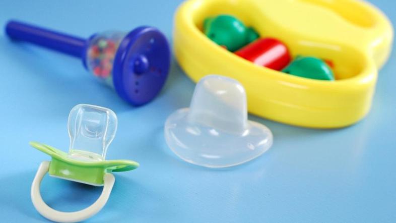 Otrokovi pripomočki in igrače. (Foto: Shutterstock)